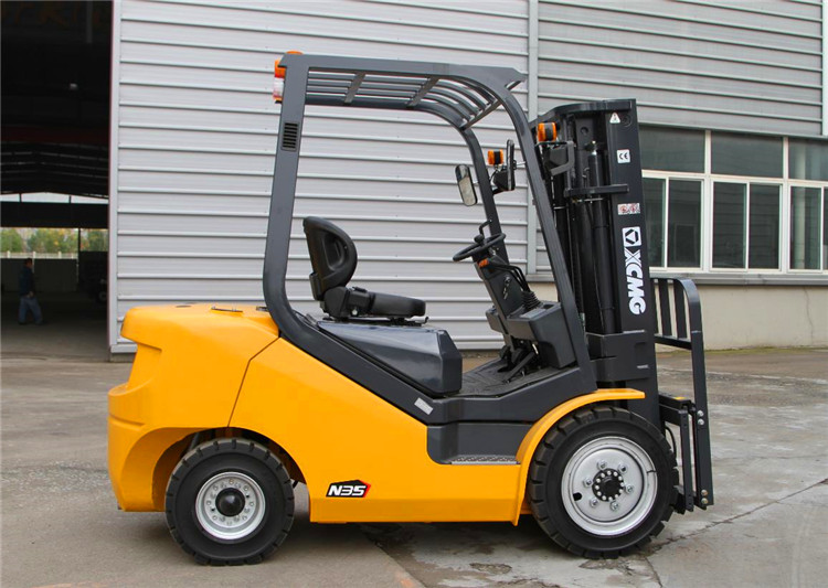 XCMG official 4.5 ton electric forklifts FB45-AZ1 China wheels batteries forklift truck for sale